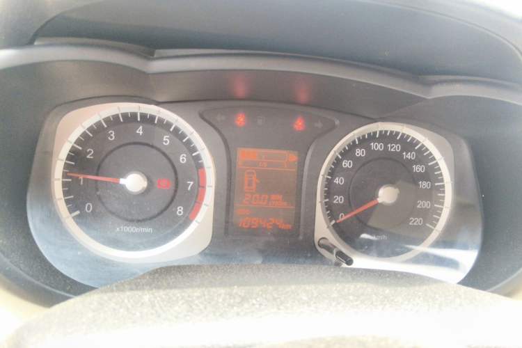 Used Venucia R50 2013 1.6L Manual Fashion Edition Instrument Cluster