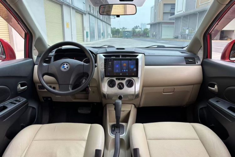 Used Venucia R50 2013 1.6L Automatic Fashion Edition Interior 1