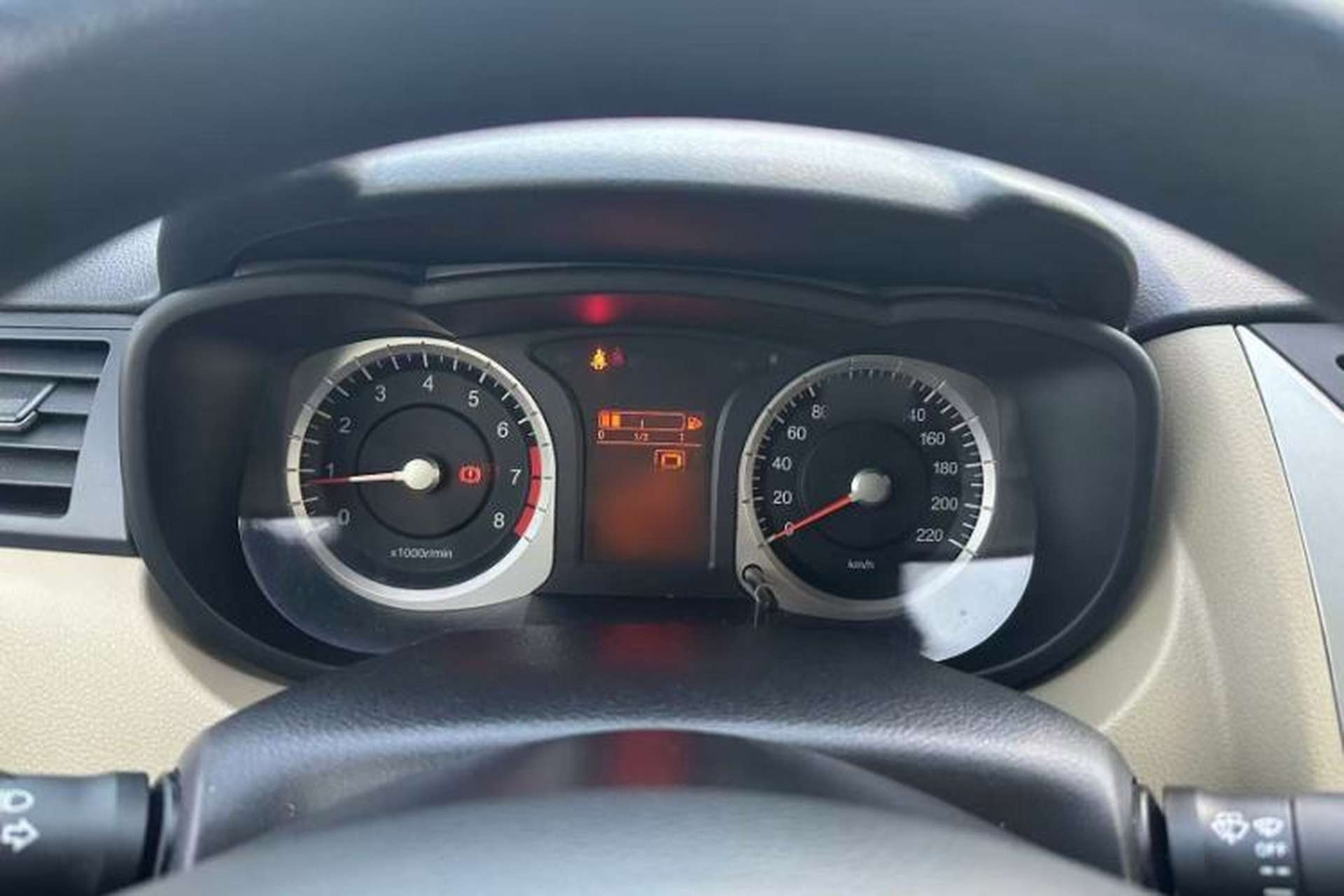 Used Venucia R50 2013 1.6L Automatic Fashion Edition Interior 4