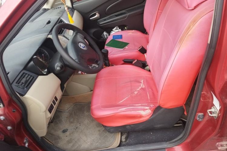 Used Venucia R50 2013 1.6L Manual Fashion Edition Left Front Seat