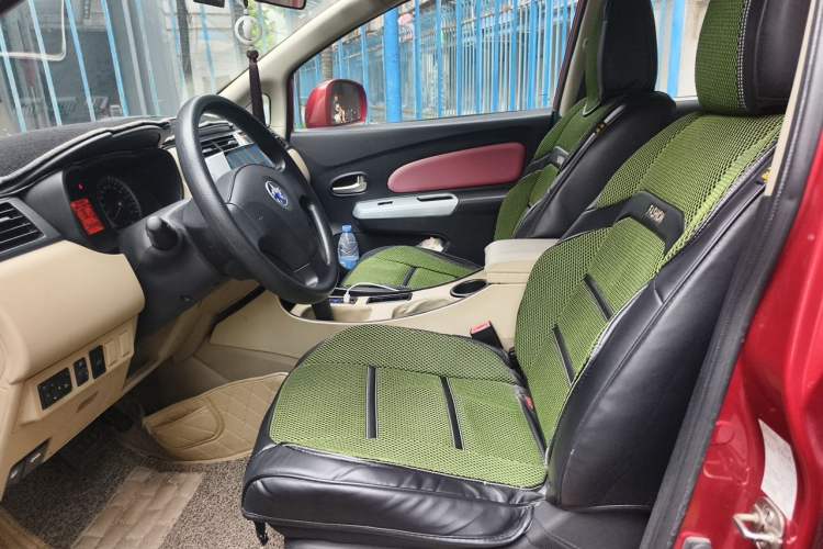 Used Venucia R50 2013 1.6L Automatic Fashion Edition Left Front Seat