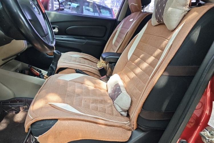 Used Venucia R50 2013 1.6L Manual Fashion Edition Left Front Seat