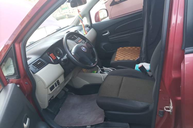 Used Venucia R50 2013 1.6L Automatic Fashion Edition Left Front Seat