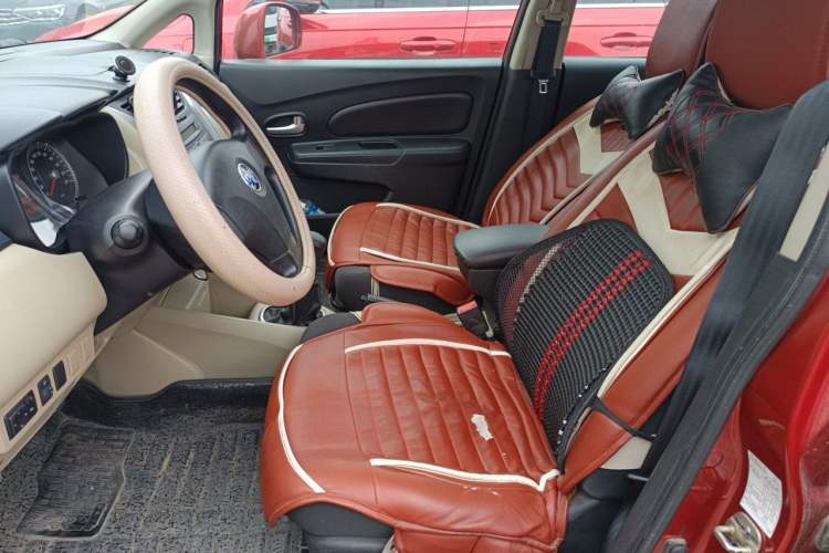Used Venucia R50 2013 1.6L Manual Fashion Edition Left Front Seat
