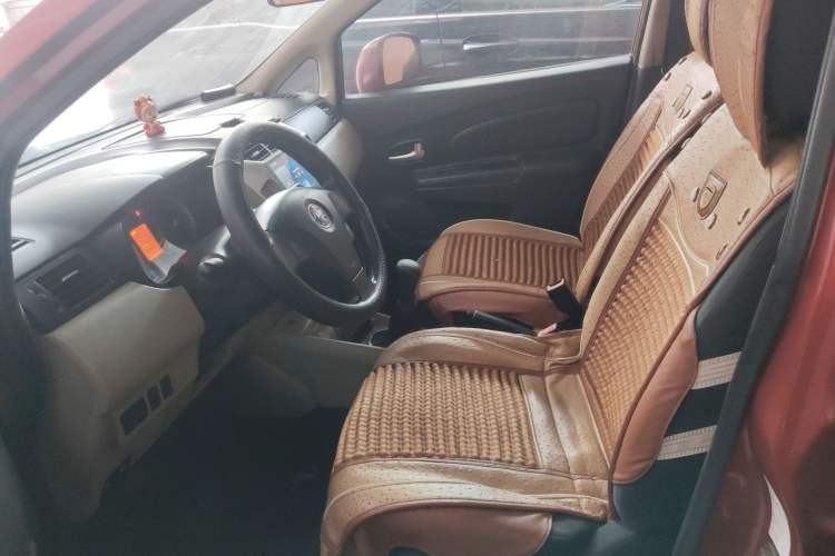 Used Venucia R50 2013 1.6L Manual Fashion Edition Left Front Seat