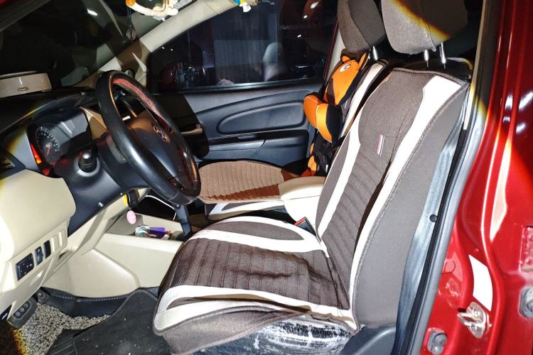 Used Venucia R50 2013 1.6L Automatic Fashion Edition Left Front Seat