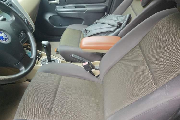 Used Venucia R50 2013 1.6L Automatic Fashion Edition Left Front Seat
