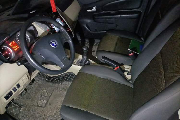 Used Venucia R50 2013 1.6L Manual Fashion Edition Left Front Seat