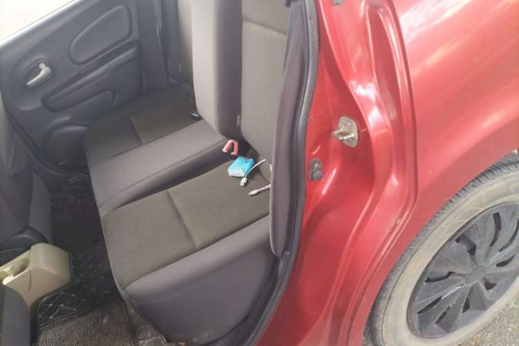Used Venucia R50 2013 1.6L Automatic Fashion Edition Left Rear Seat