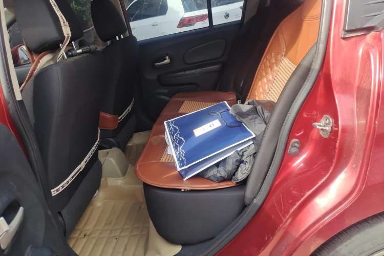 Used Venucia R50 2013 1.6L Automatic Fashion Edition Left Rear Seat
