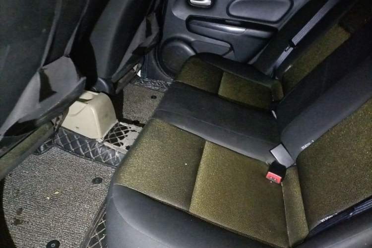 Used Venucia R50 2013 1.6L Manual Fashion Edition Left Rear Seat