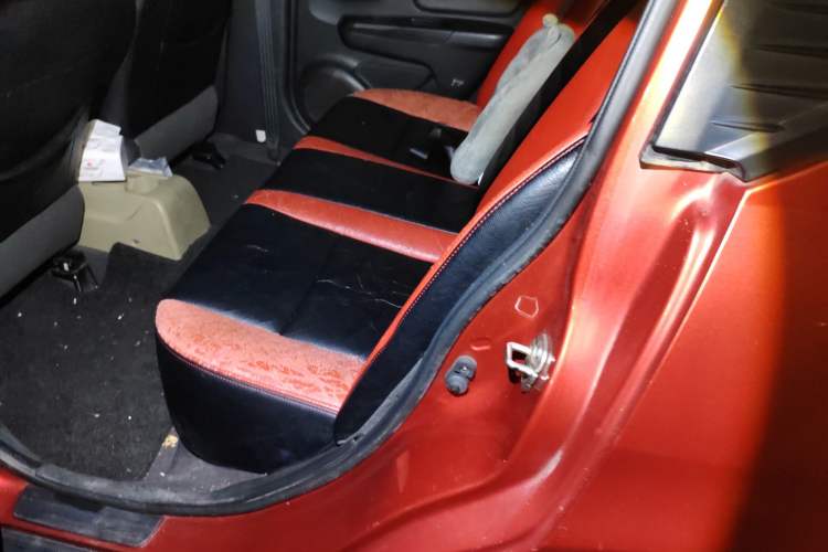 Used Venucia R50 2013 1.6L Manual Fashion Edition Left Rear Seat