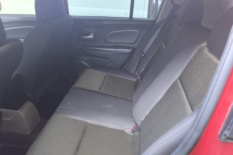 Used Venucia R50 2013 1.6L Manual Fashion Edition Left Rear Seat