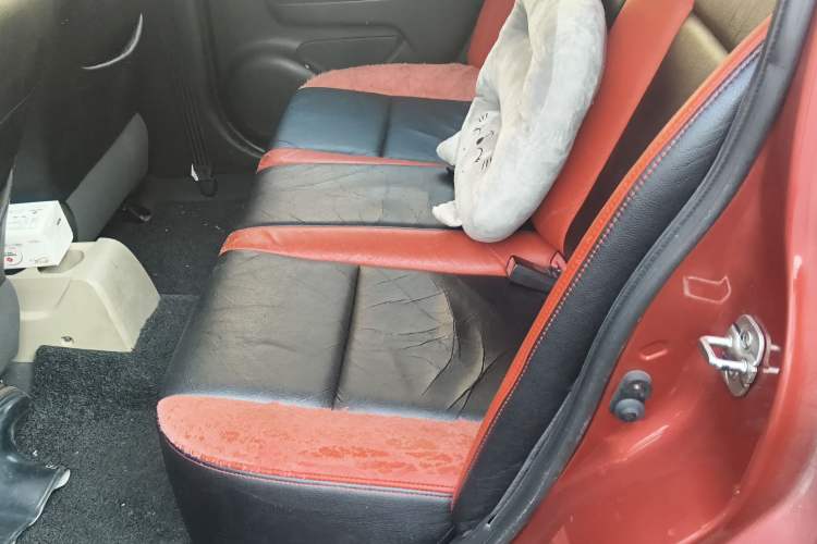 Used Venucia R50 2013 1.6L Manual Fashion Edition Left Rear Seat
