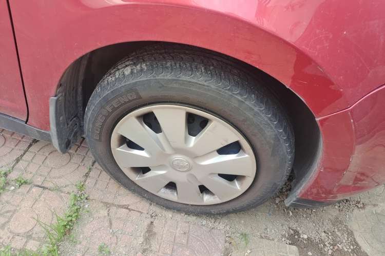 Used Venucia R50 2013 1.6L Automatic Fashion Edition Left Rear Wheel Hub