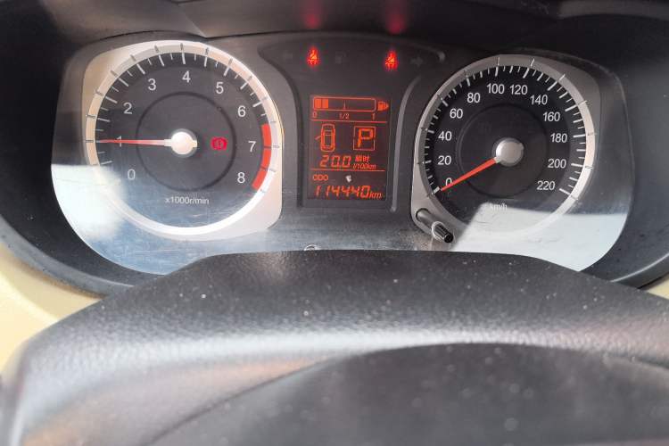 Used Venucia R50 2013 1.6L Automatic Luxury Edition Odometer Close Up