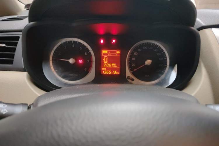 Used Venucia R50 2013 1.6L Manual Fashion Edition Odometer Close Up