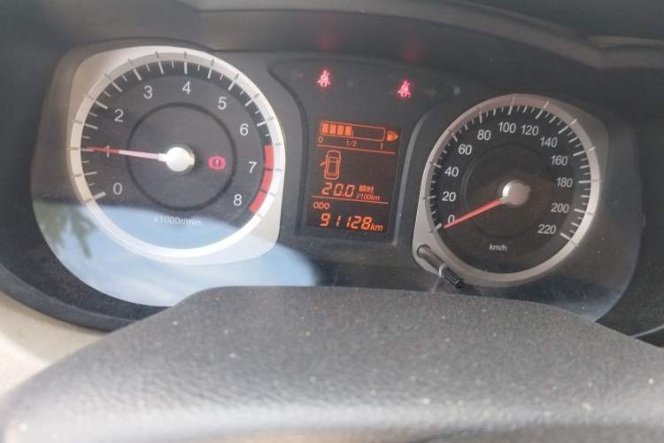 Used Venucia R50 2013 1.6L Manual Fashion Edition Odometer Close Up