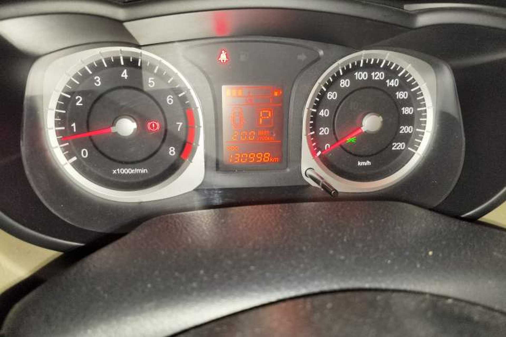 Used Venucia R50 2013 1.6L Automatic Luxury Edition Odometer Close Up