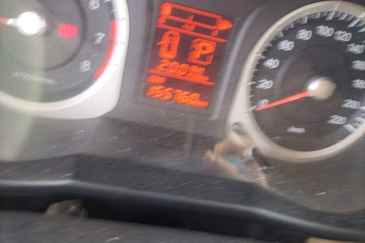 Used Venucia R50 2013 1.6L Automatic Fashion Edition Odometer Close Up