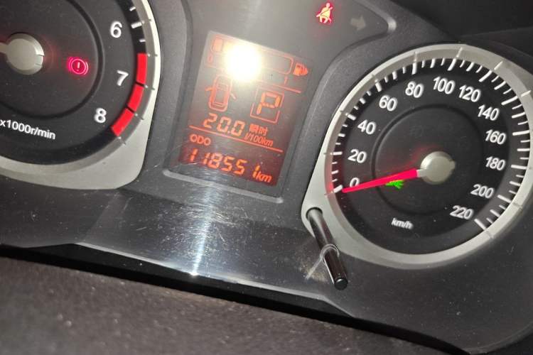 Used Venucia R50 2013 1.6L Automatic Fashion Edition Odometer Close Up