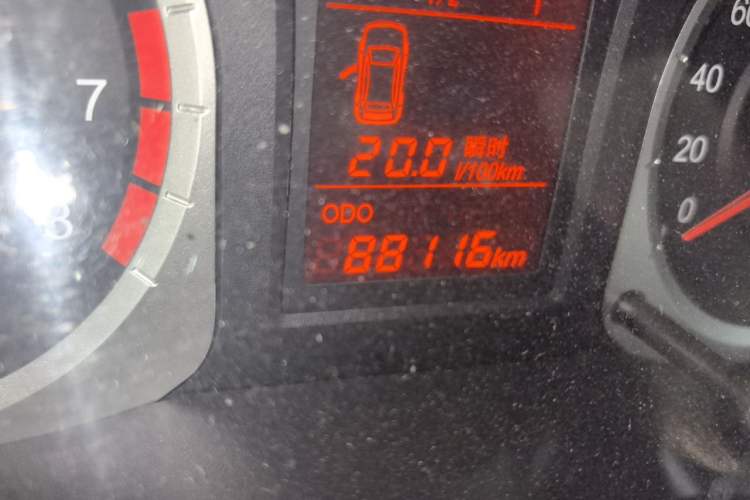 Used Venucia R50 2013 1.6L Manual Fashion Edition Odometer Close Up