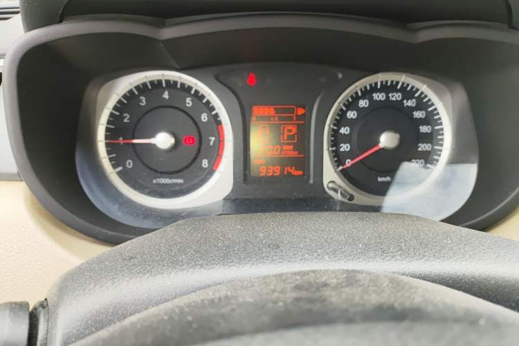 Used Venucia R50 2013 1.6L Automatic Luxury Edition Odometer Close Up