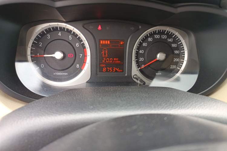Used Venucia R50 2013 1.6L Manual Fashion Edition Odometer Close Up