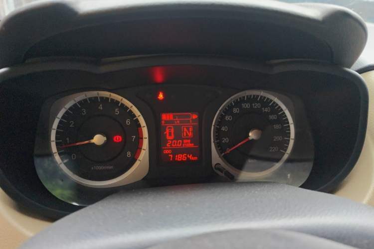 Used Venucia R50 2013 1.6L Automatic Fashion Edition Odometer Close Up