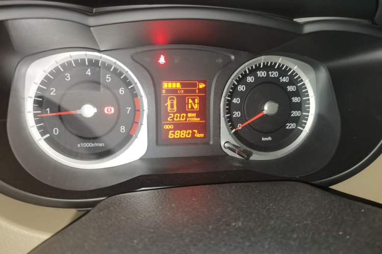 Used Venucia R50 2013 1.6L Automatic Fashion Edition Odometer Close Up
