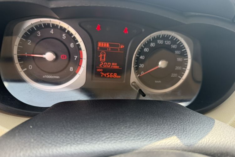 Used Venucia R50 2013 1.6L Manual Fashion Edition Odometer Close Up