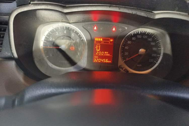 Used Venucia R50 2013 1.6L Manual Fashion Edition Odometer Close Up