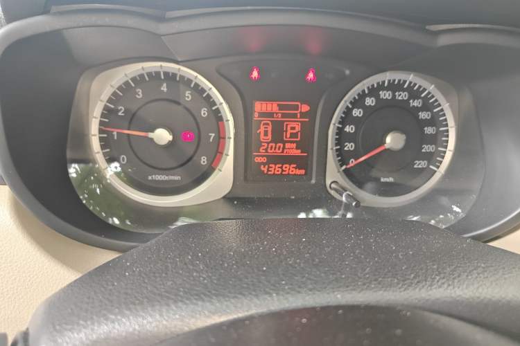 Used Venucia R50 2013 1.6L Automatic Fashion Edition Odometer Close Up