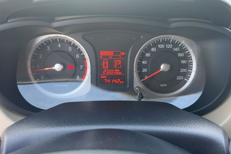 Used Venucia R50 2013 1.6L Automatic Fashion Edition Odometer Close Up