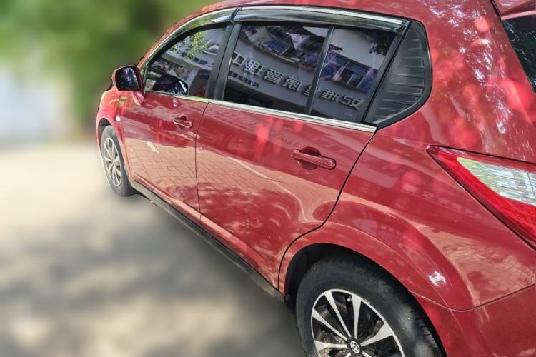 Used Venucia R50 2013 1.6L Manual Fashion Edition Rear Left 45 Deg