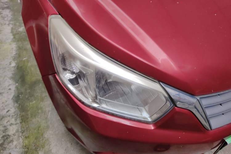 Used Venucia R50 2013 1.6L Manual Fashion Edition Right Front Headlight