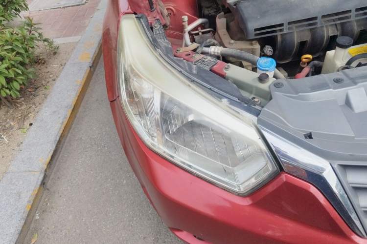 Used Venucia R50 2013 1.6L Manual Fashion Edition Right Front Headlight