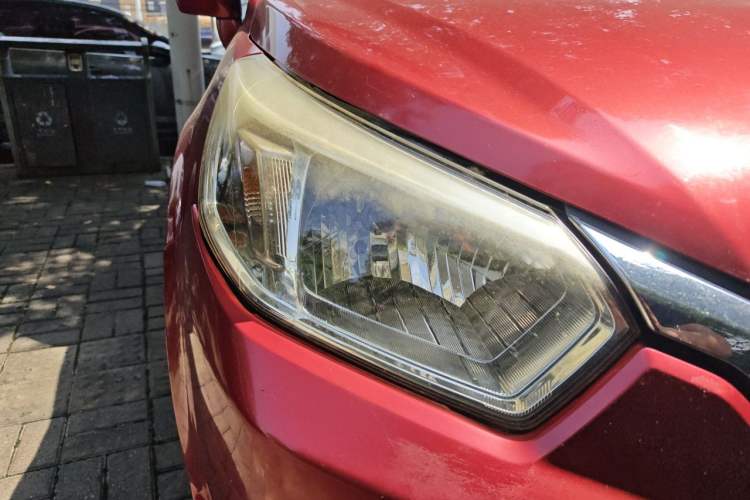 Used Venucia R50 2013 1.6L Manual Fashion Edition Right Front Headlight
