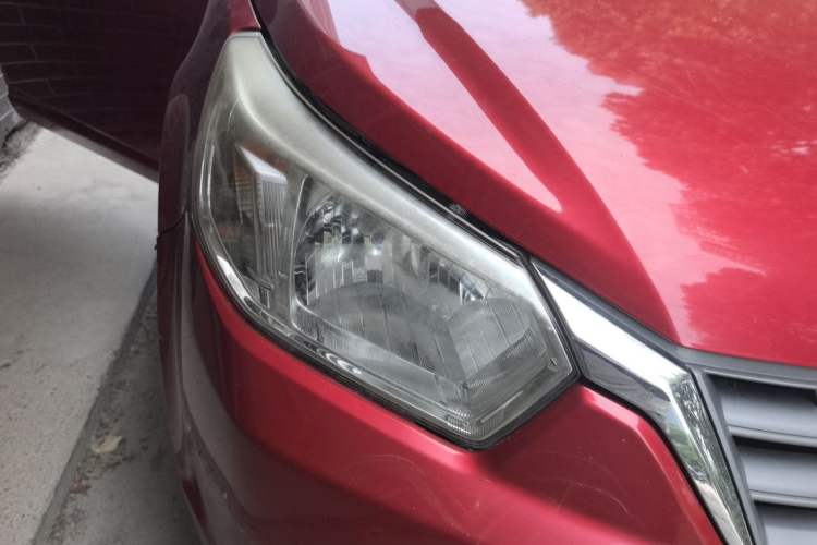Used Venucia R50 2013 1.6L Manual Fashion Edition Right Front Headlight