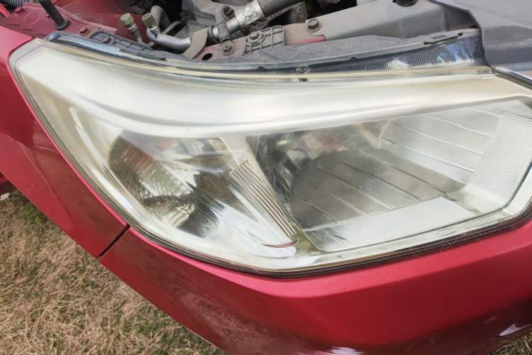 Used Venucia R50 2013 1.6L Automatic Luxury Edition Right Front Headlight