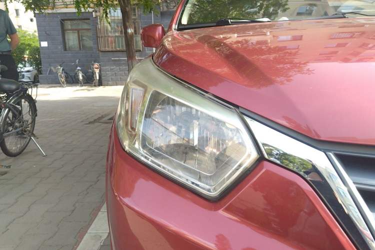Used Venucia R50 2013 1.6L Automatic Fashion Edition Right Front Headlight