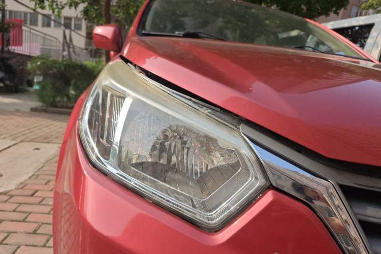 Used Venucia R50 2013 1.6L Automatic Fashion Edition Right Front Headlight