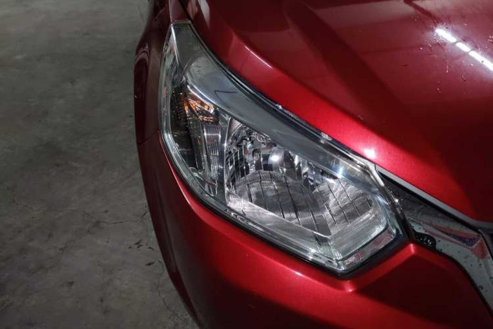 Used Venucia R50 2013 1.6L Manual Fashion Edition Right Front Headlight