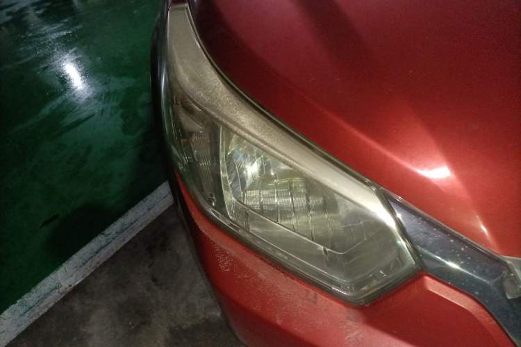 Used Venucia R50 2013 1.6L Manual Fashion Edition Right Front Headlight