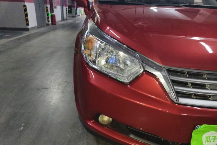 Used Venucia R50 2013 1.6L Manual Fashion Edition Right Front Headlight