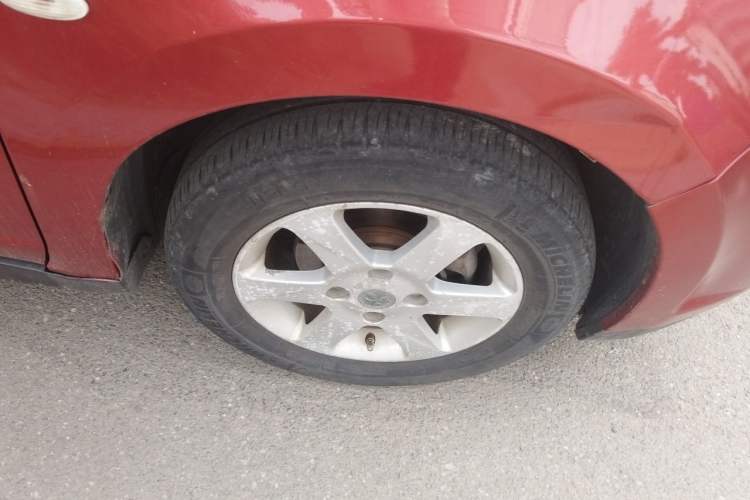 Used Venucia R50 2013 1.6L Manual Fashion Edition Right Front Wheel Hub