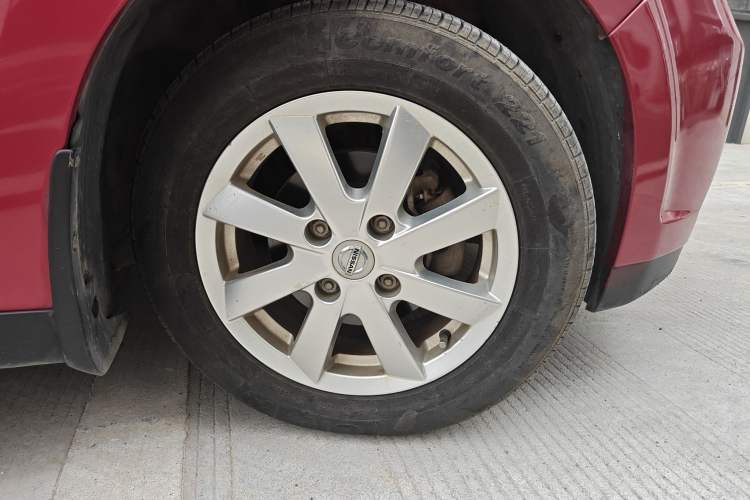 Used Venucia R50 2013 1.6L Manual Fashion Edition Right Front Wheel Hub
