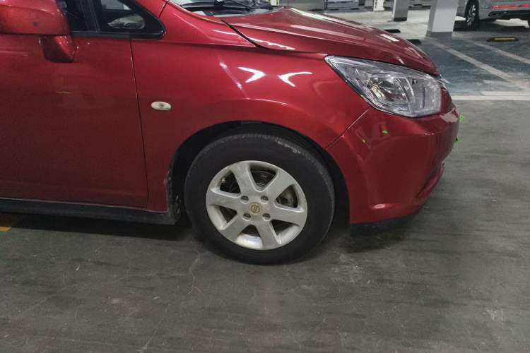 Used Venucia R50 2013 1.6L Manual Fashion Edition Right Front Wheel Hub