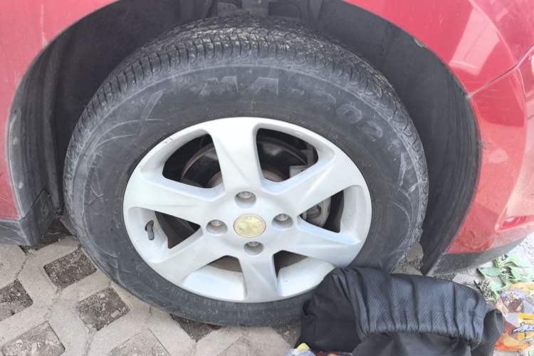 Used Venucia R50 2013 1.6L Manual Fashion Edition Right Front Wheel Hub
