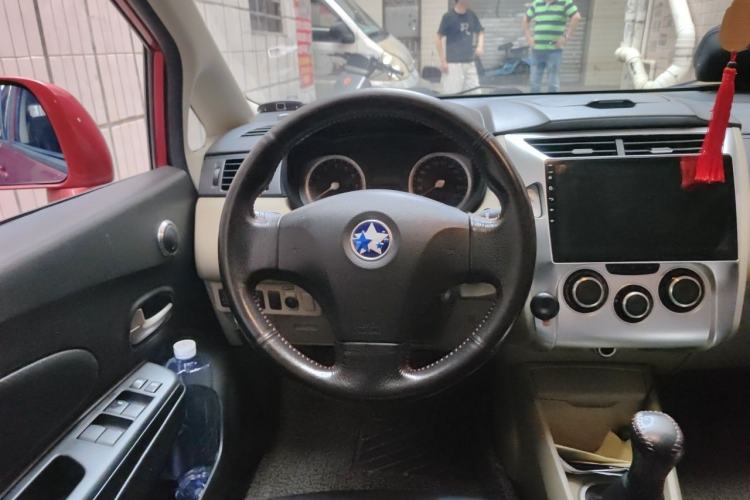 Used Venucia R50 2013 1.6L Manual Fashion Edition Steering Wheel
